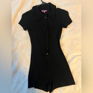 Black Ribbed Button-Up Romper Edikted